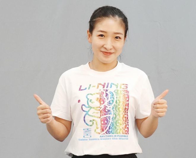 主人调教打屁股沟扒开打烂视频